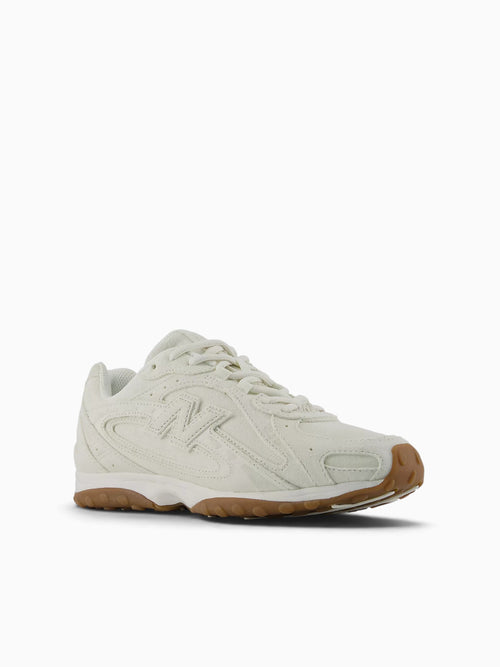 204l Sea Salt Suede Off White / 4 / M