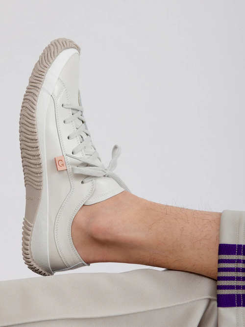 Iconic Ivory Leather Off White / 8 / M
