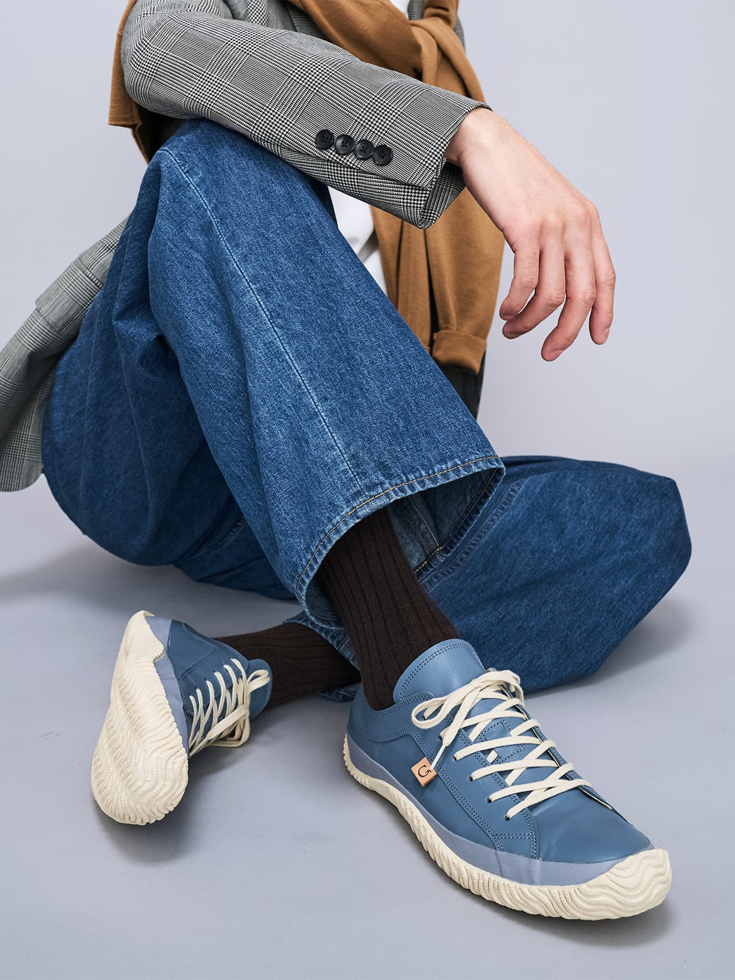 Iconic Grey Blue  Leather Blue / 8 / M