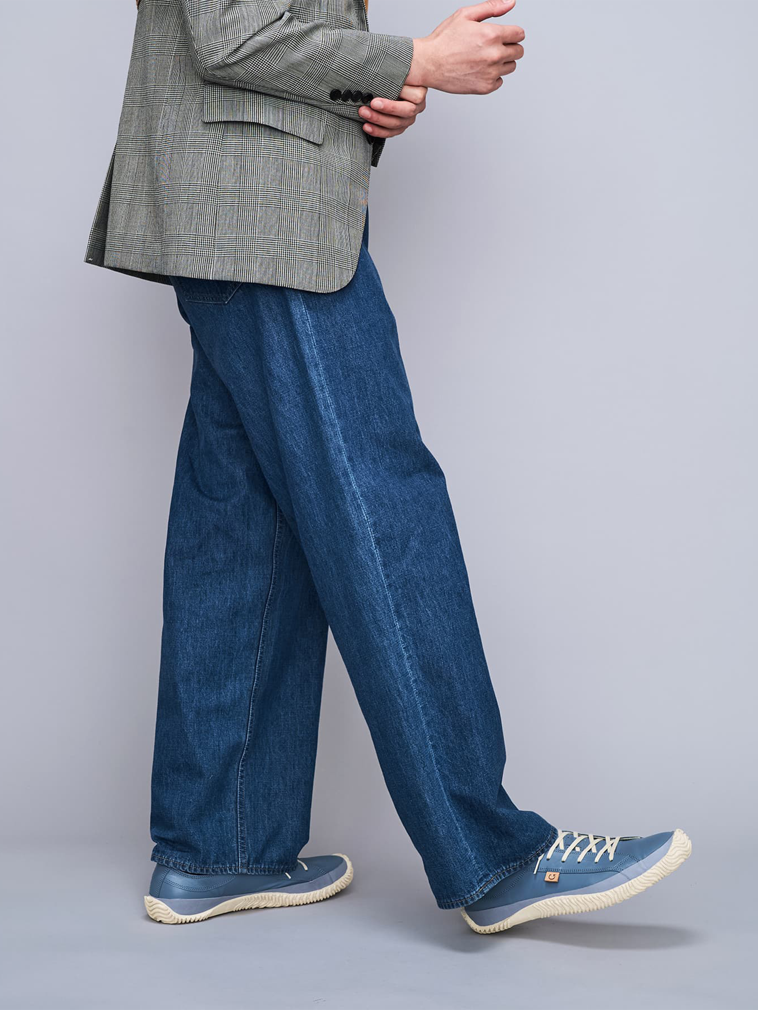 Iconic Grey Blue  Leather Blue / 8 / M