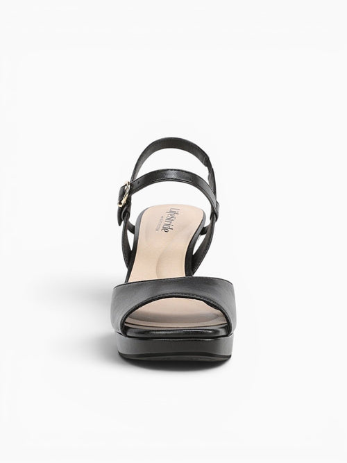 Gwendolyn Black Smooth Black / 5 / M