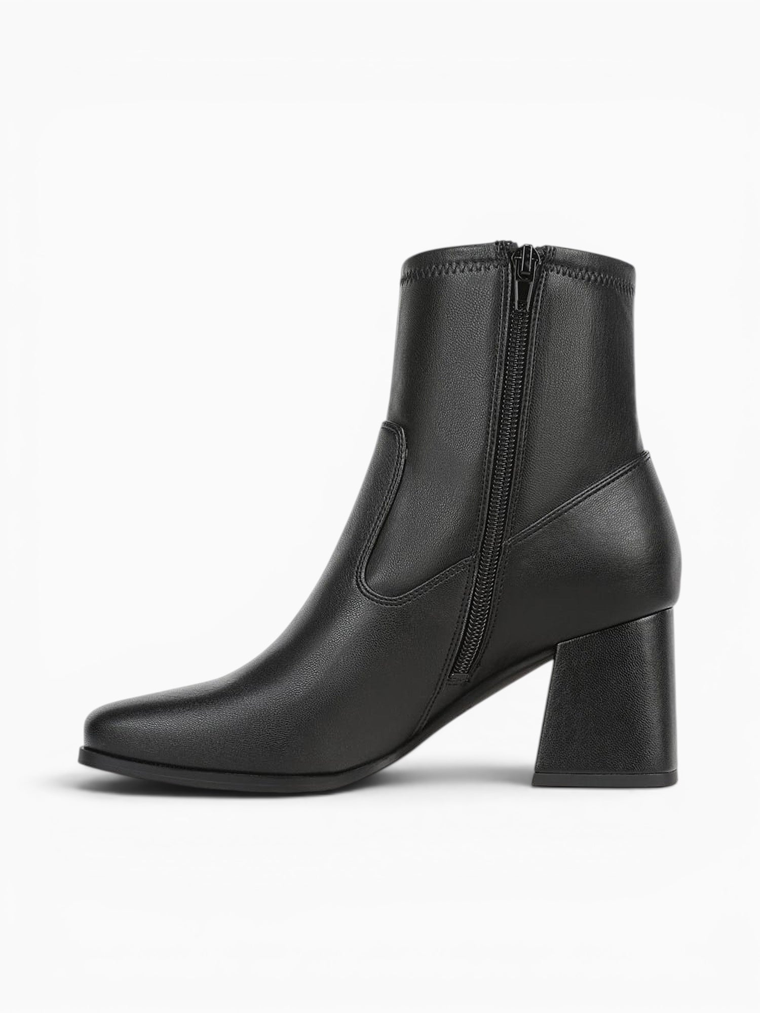 Henny Black Smooth Black / 5 / M