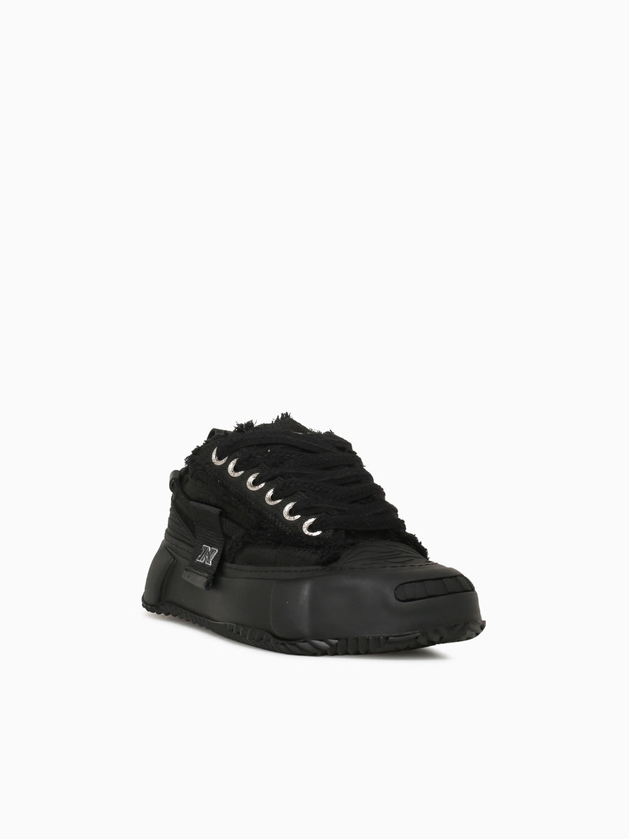 Elevate Triple Black Black / 7 / M