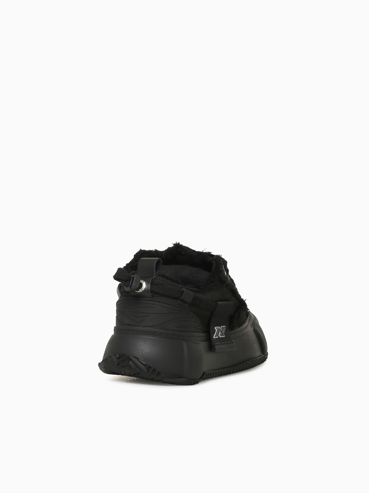 Elevate Triple Black Black / 7 / M