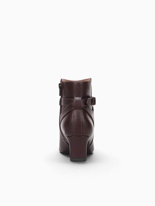 Fawn Mulberry Burgundy Smooth Wine / 5 / M