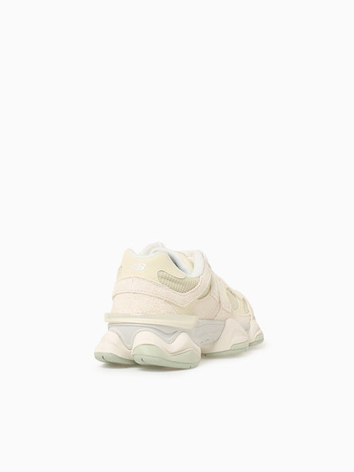 9060 Pistachio Suede Green / 4 / M