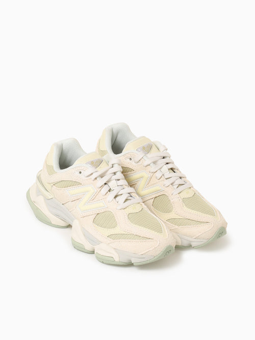 9060 Pistachio Suede Green / 4 / M