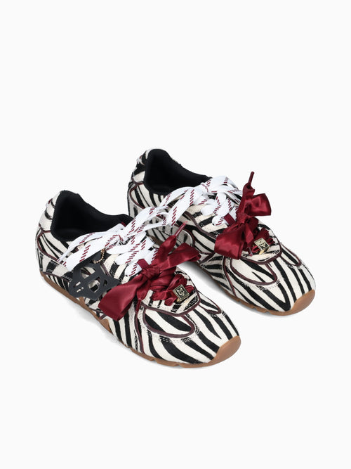 Adored Zebra Pony Black White / 36 / M